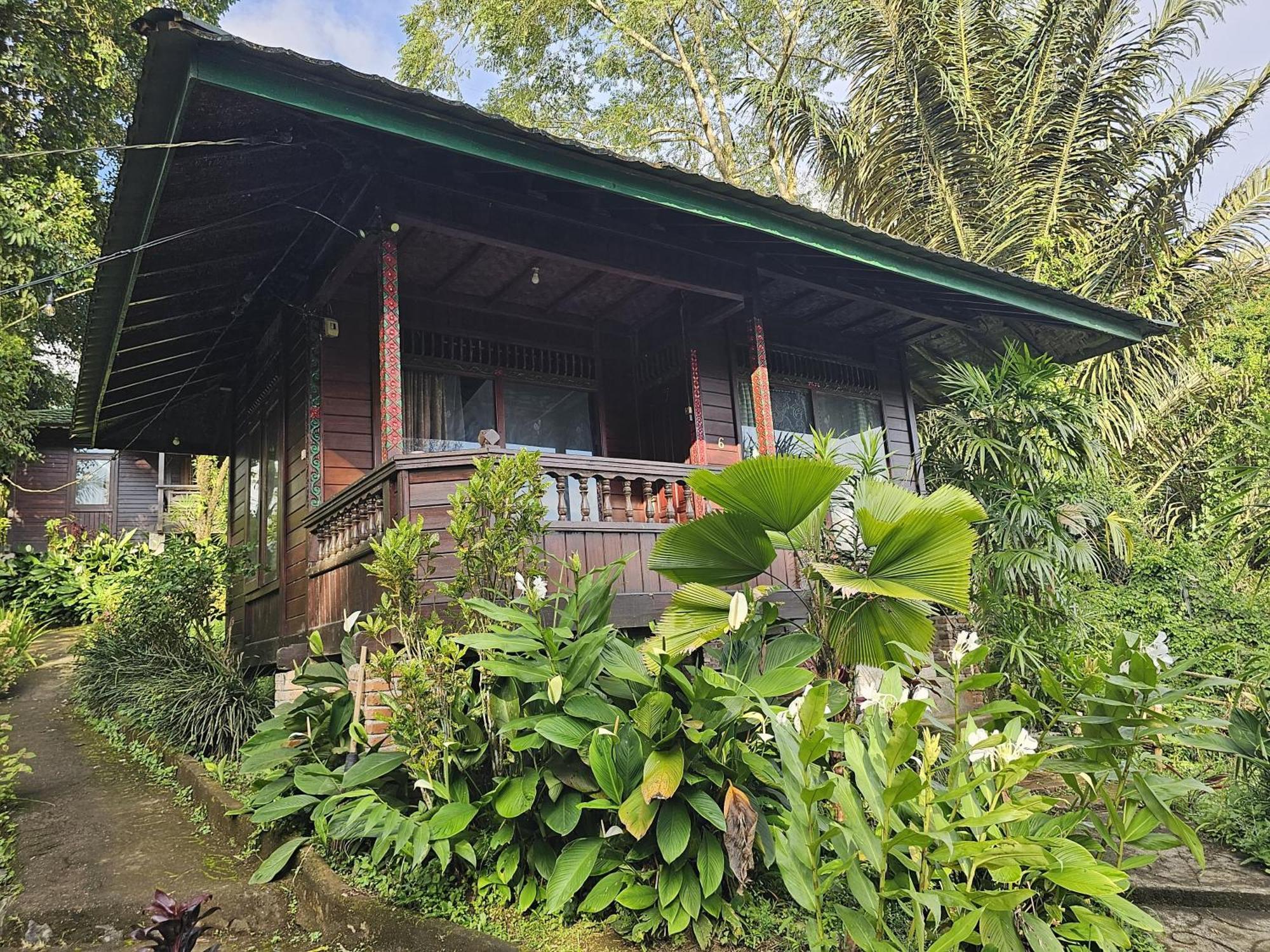 Rimba Eco Resort Tomohon Exterior photo
